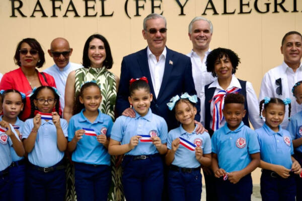 La moderna infraestructura educativa beneficiará directamente a 810 estudiantes del nivel básico.