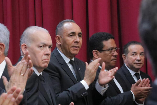 La DGA trabaja en un proyecto para que los pagos de impuestos y tasas aduanales sean pagados, también, con tarjetas de débito y de crédito.