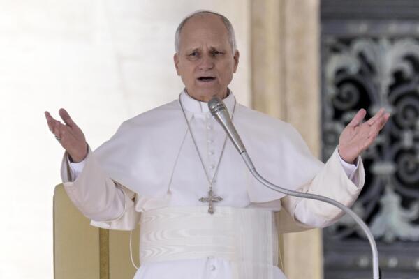 Vatican City (Vatican City State (Holy See)), 18/02/2026.- Pope Leo XIV leads the weekly General Audience in Saint Peter's Square, Vatican City, 18 February 2026. (Papa) EFE/EPA/RICCARDO ANTIMIANI