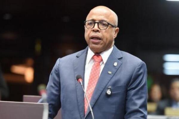 Alfredo Pacheco exhorta estar atentos a la situación bélica internacional