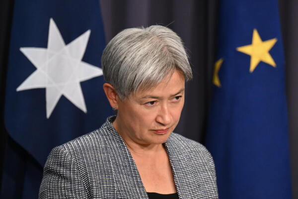 Imagen de archivo que muestra a la ministra de Exteriores de Australia, Penny Wong, durante una rueda de prensa en Camberra el 4 de febrero de 2026. EFE/EPA/LUKAS COCH AUSTRALIA AND NEW ZEALAND OUT