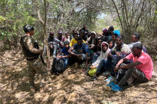 Ejército detiene a 65 haitianos en condición migratoria irregular en Montecristi