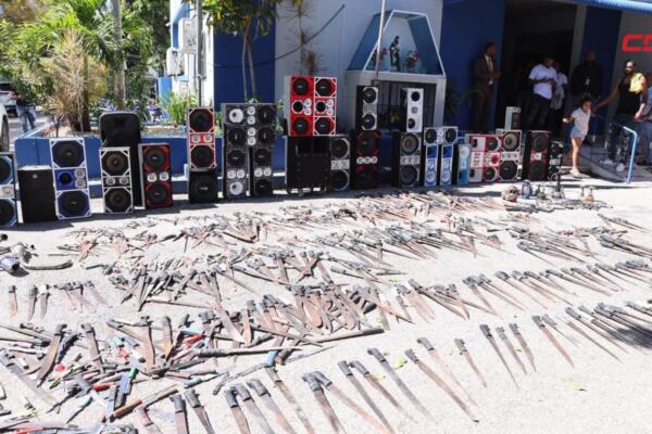 Operativos en San Juan: 1,200 armas blancas incautadas.
