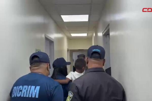 Adolescente y niño encontrados sanos tras desaparición en Santiago.
