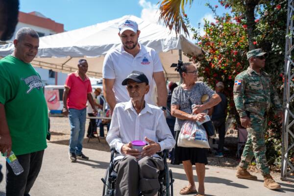 Propeep realizó jornadas “Primero Tú” en La Vega y Espaillat, ofreciendo servicios gratuitos de salud, alimentación y orientación.