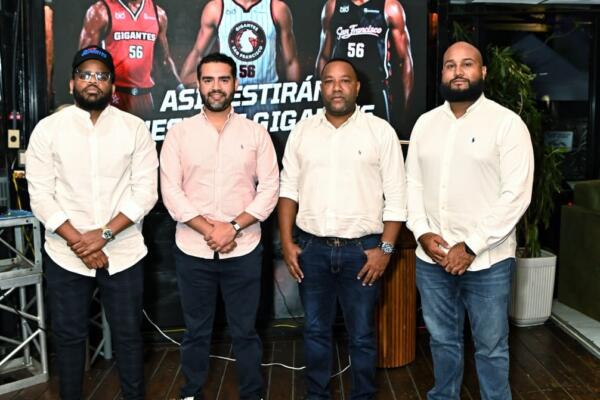 Rafael Almanzar, Aneudy Rivera, Jonathan Betances y Hansel Inoa, por la franquicia Gigantes de San Francisco Basketball Club