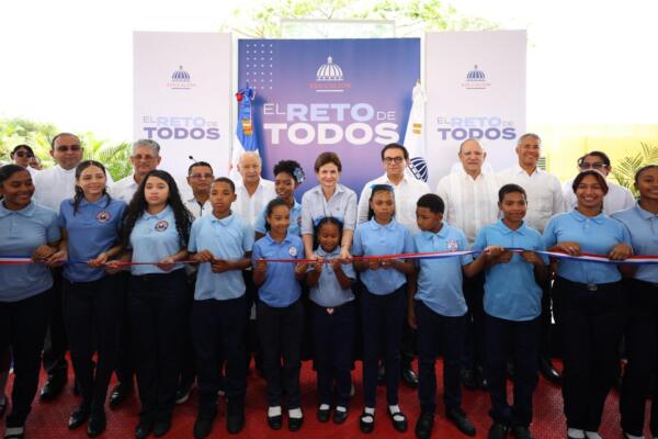 Gobierno invierte RD$35.78M en cancha del Politécnico Plinio Martínez.
