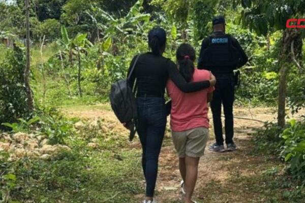 Policía localiza a menor desaparecida y busca a prófugo.
