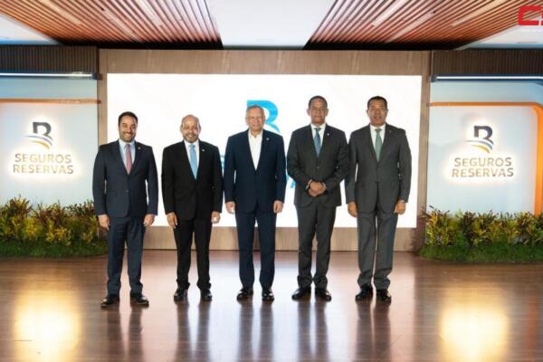 Señores Juan Mustafá, Luis Valdez, Leonardo Aguilera, Julio Cesar Valentin e Ysidro Garcia. Foto: Fuente externa