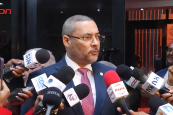 Eduard Espitusanto, senador por la Fuerza del Pueblo