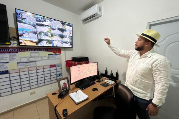El Ing. Stanley Ureña lanza moderno sistema de seguridad en Buena Vista, Jarabacoa, para agilizar la respuesta ante emergencias.