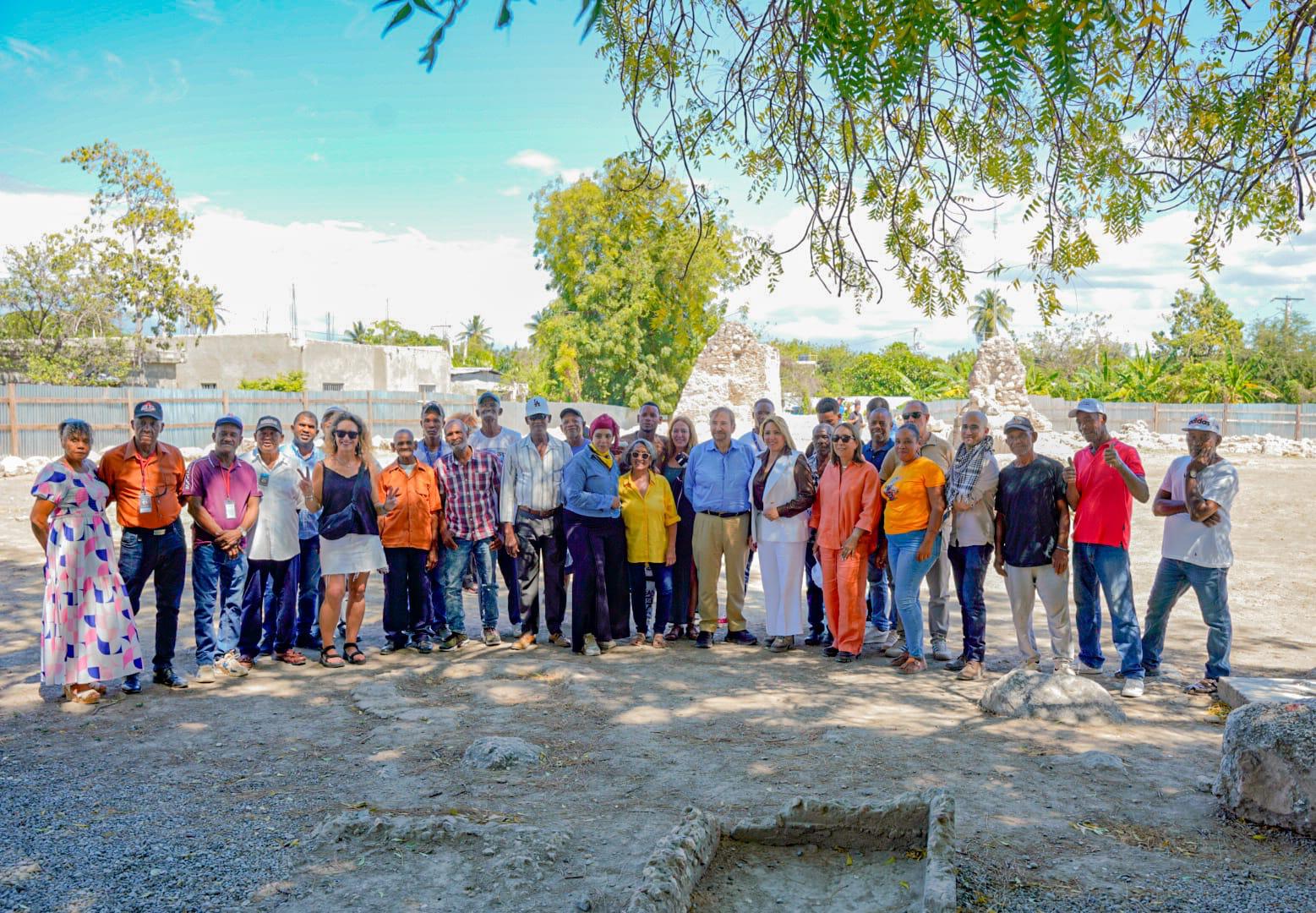 Tras los Restos de Enriquillo