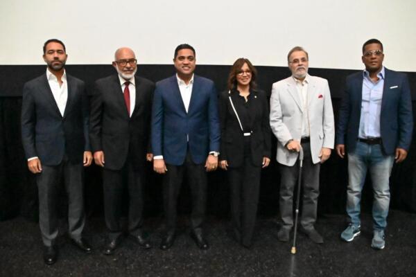 La película es dirigida por Miguel Vásquez y tiene como casa productora a Metro Films.