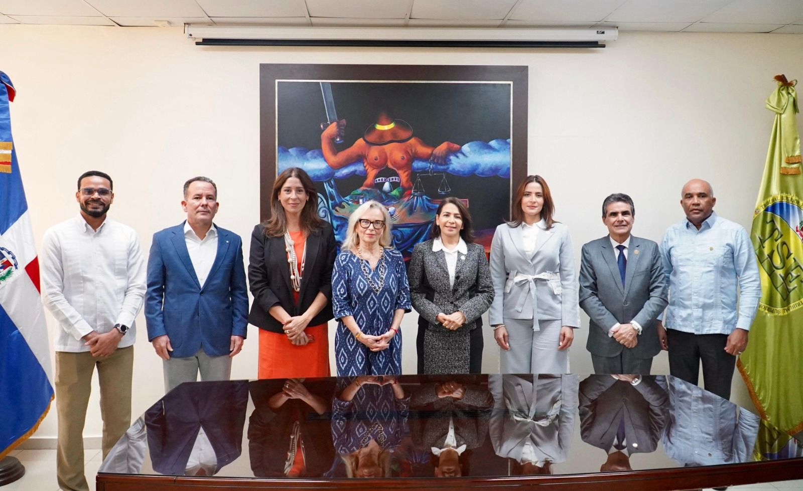 TSE recibe visita de la Unesco para impulsar cooperación interinstitucional
