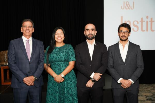 El centro es resultado de una alianza entre Johnson & Johnson y Farmaconal Quirúrgica, y cuenta con cuatro simuladores Pelvic Trainer.