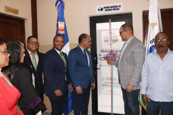 En la actividad de inauguración estuvieron presentes autoridades de la provincia. 