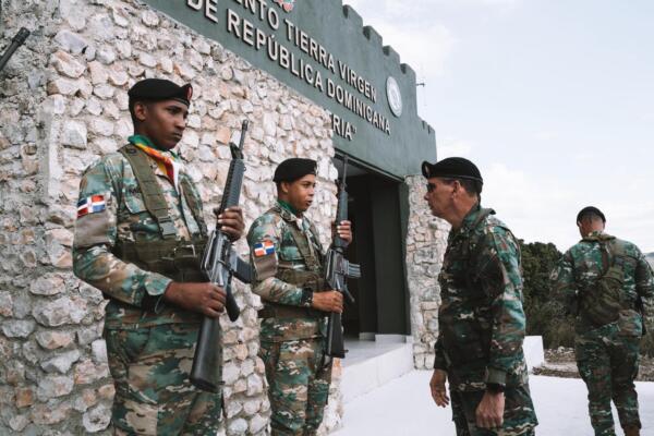 El recorrido inició en la Fortaleza Enriquillo, asiento del 16to. batallón de infantería en Pedernales.