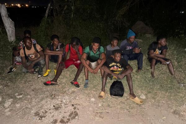 Los extranjeros en condición migratoria irregular los interceptadron en el tramo carretero del kilómetro 3.