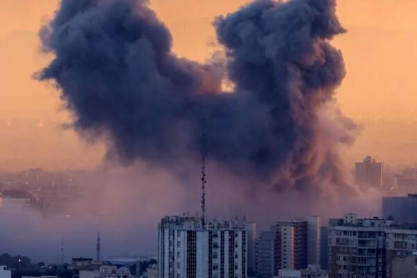 EE.UU. e Israel bombardean Teherán, Irán amenaza con atacar 