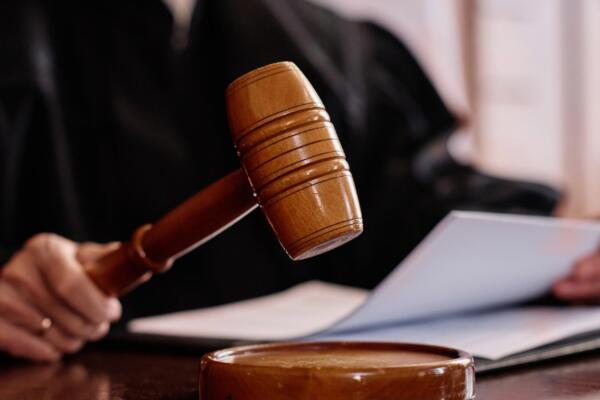 Condena de 30 años para mujer por muerte de embarazada.  