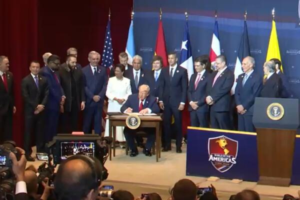 Presidente Abinader participa en firma de proclamación para crear coalición militar contra cárteles del narcotráfico