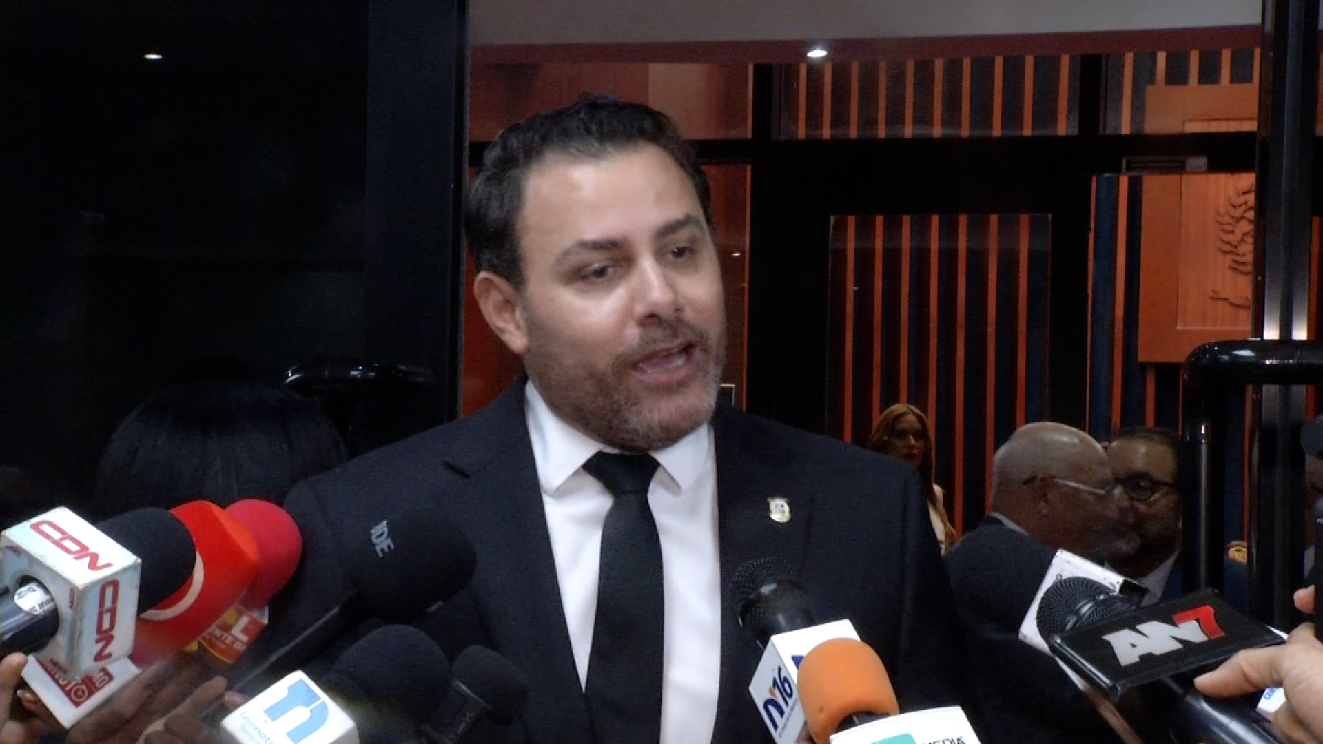Senadores del PRM responden a la oposición por críticas de construcción de obras