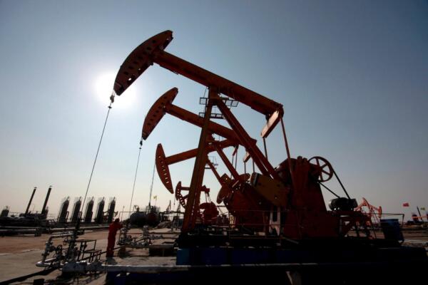 Fotografía de archivo del 04 de noviembre de 2007 de la planta petrolífera de Liaohe Oil Field, un subsidiario de PetroChina, en Panjin al noreste de la provincia de Liaoning. EFE/WEI LEUNG