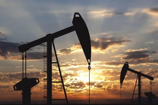 Guerra en Oriente Medio hace subir el petróleo a su nivel más alto desde 2024