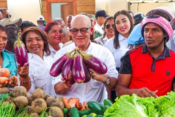 Herrera Díaz indicó que los días 6 y 7 de mayo la feria estará en El Seibo; el 9 y 10 en San Pedro de Macorís; el 13 y 14 en Santiago, y el 16 y 17 de mayo en Puerto Plata.