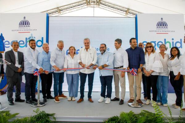 Abinader inaugura la carretera La Gina–Conuco Viejo–El Jobo y el tramo La Gina–Cementerio de Gina Hueca