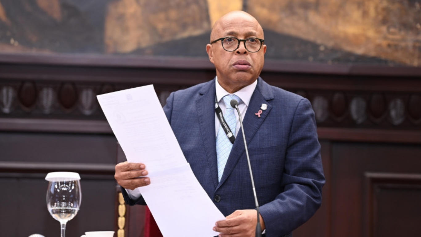 Foto de Archivo del presidente de la Cámara de Diputados, Alfredo Pacheco durante la lectura de un proyecto de ley. / fuente externa
