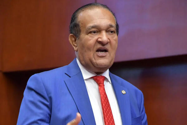 Antonio Marte, senador. 
