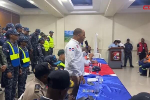 Autoridades de Villa Altagracia durante el lanzamiento del operativo preventivo de Semana Santa.