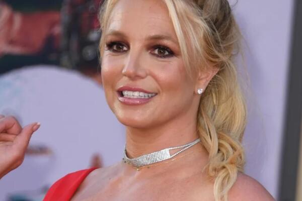 Britney Spears, cantante estadounidense. 