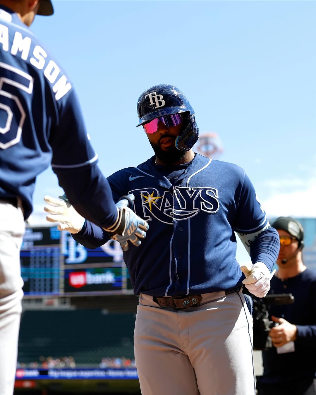Caminero, de 22 años, viene de conectar 45 jonrones en la temporada de 2025, su tercera en Major League Baseball (MLB).