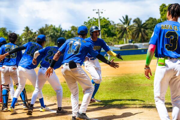 Los Leopardos del Este mantuvieron su invicto al derrotar en un cerrado encuentro 4 ccarreras por 3 al conjunto de Pedro Brand, demostrando consistencia y fortaleza en momentos claves del partido.