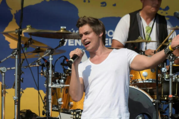Carlos Baute, cantante venezolano. 