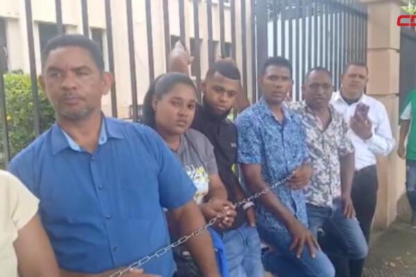 Residentes de Arroyo del Gato protestaron en Moca y denunciaron como injusta la condena impuesta a cuatro comunitarios por el caso del acceso al río.