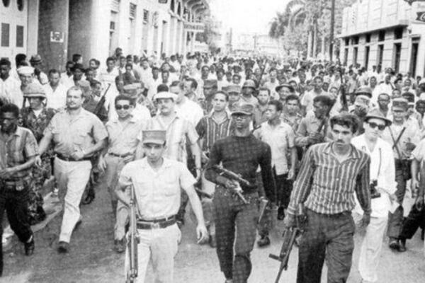 Cubanos residentes y movimientos solidarios conmemoran la victoria de Playa Girón y la Revolución de Abril, destacando su valor histórico.