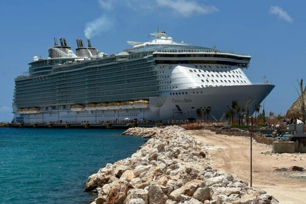 Pedernales recibió este Jueves Santo a 2,443 turistas que llegaron a la provincia sureña a bordo de un crucero.