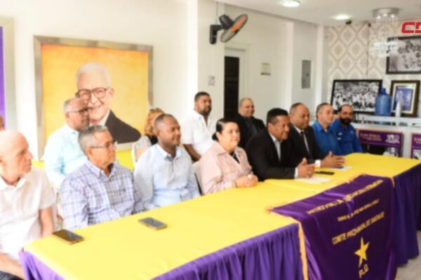 Danilo Medina durante una actividad política del PLD en Santiago, donde se espera el reencuentro con dirigentes que regresan a la organización.