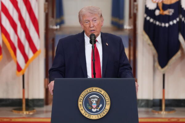 Fotografía de archivo del 1 de abril de 2025 del presidente de EE.UU., Donald J. Trump. EFE/ALEX BRANDON / POOL