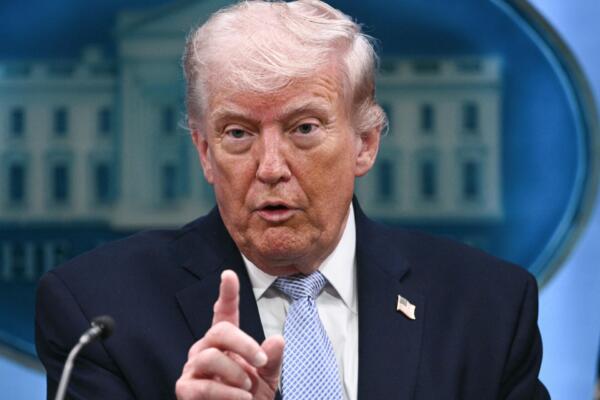 Trump envía delegación a Pakistán para negociar con Irán
