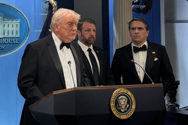 El presidente de los Estados Unidos, Donald Trump, habla en una rueda de prensa en Washington (Estados Unidos).EFE/ Octavio Guzmán