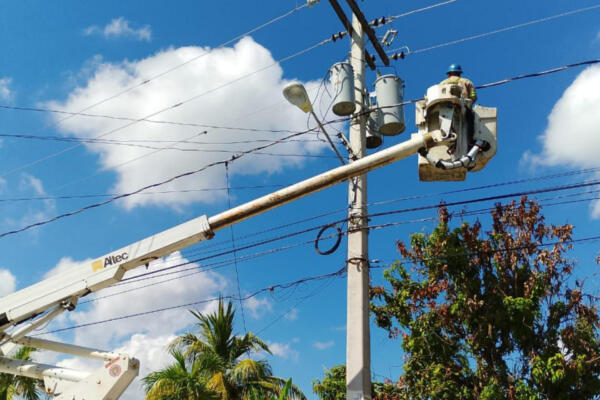 Edesur pone en servicio más de 2,000 lámparas y mejora la iluminación en municipios y distritos municipales