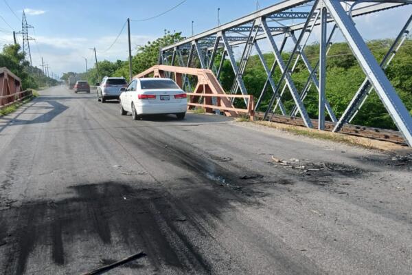 Protesta en Abanero por falta de asfaltado en calles

