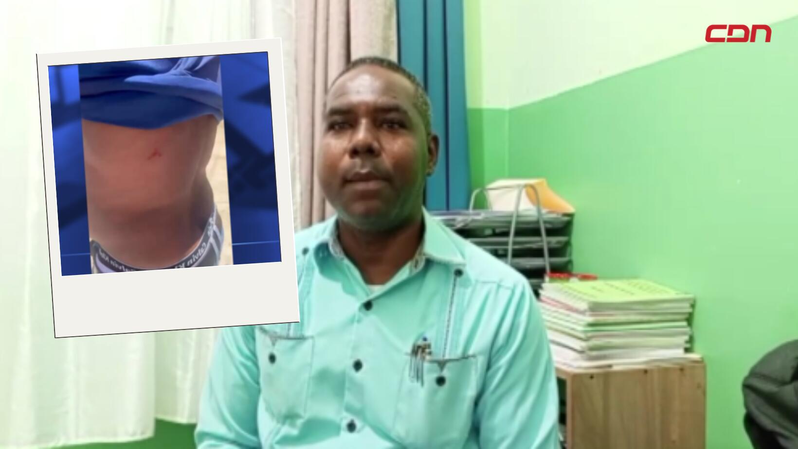 Jóvenes con machetes en Cabarete