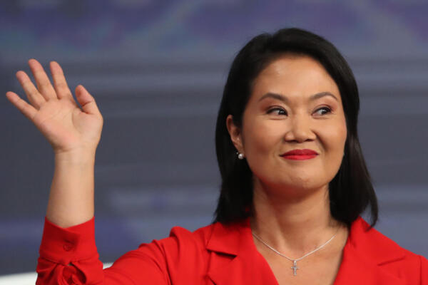 La candidata a la Presidencia de Perú por el partido Fuerza Popular, Keiko Fujimori, participa en un debate en Lima (Perú). EFE/ Paolo Aguilar