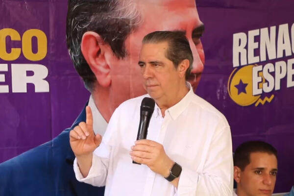 El aspirante presidencial dijo que durante los gobiernos peledeistas en la República Dominicana cualquier familia se alimentaba tres veces al día, “pero ahora mucha gente puede hacer en veinticuatro horas”.