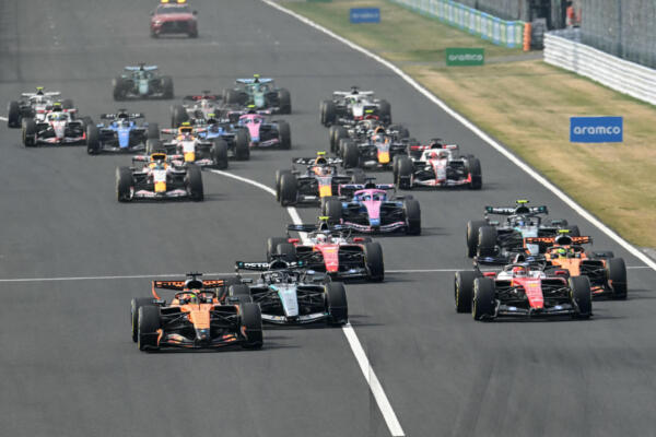 Los pilotos toman la salida del Gran Premio de Japón de Fórmula Uno en el circuito de Suzuka, en Suzuka, prefectura de Mie, el 29 de marzo de 2026. (Foto de ANDREW CABALLERO-REYNOLDS / AFP)
